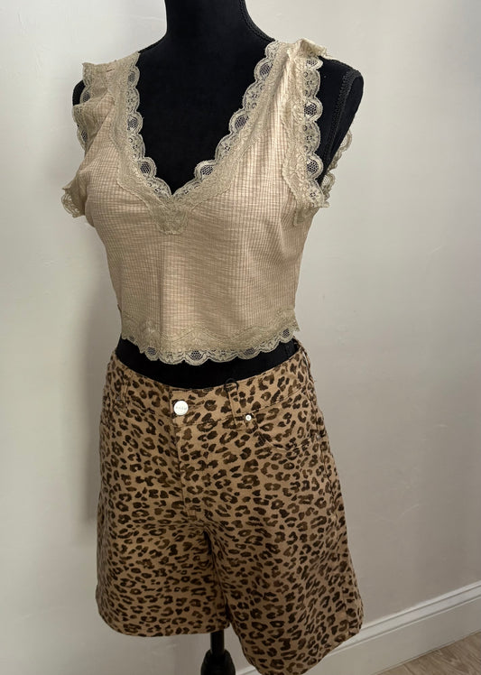 Mid Rise Loose Fit Mid Length Shorts
